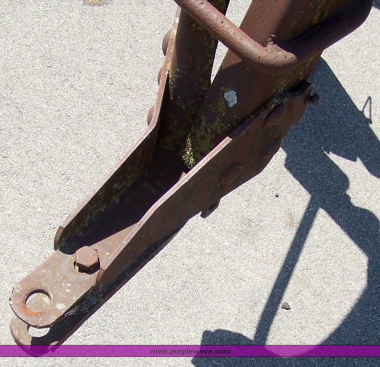 image for item 2068 New Holland 56 11' rake