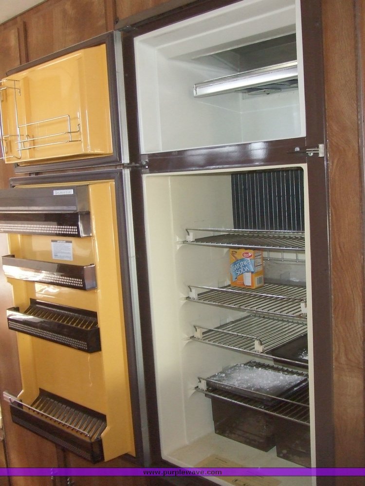 image for item 2130 1979 Shasta camper