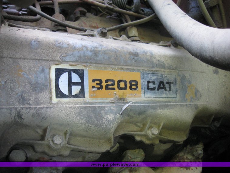 image for item 2525 1981 International dump truck