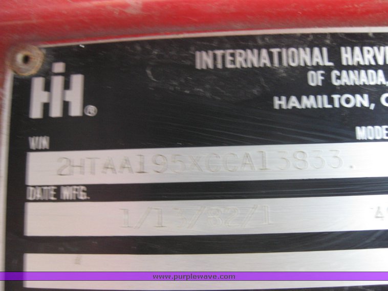 image for item 2525 1981 International dump truck