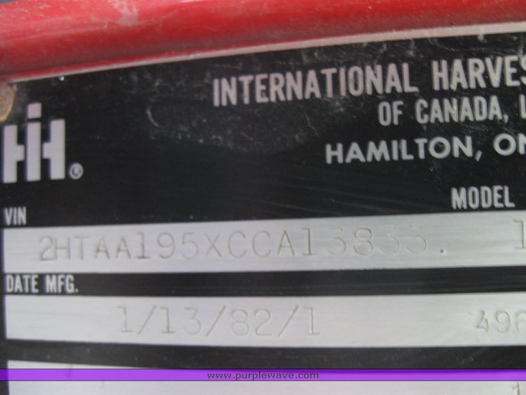 image for item 2525 1981 International dump truck