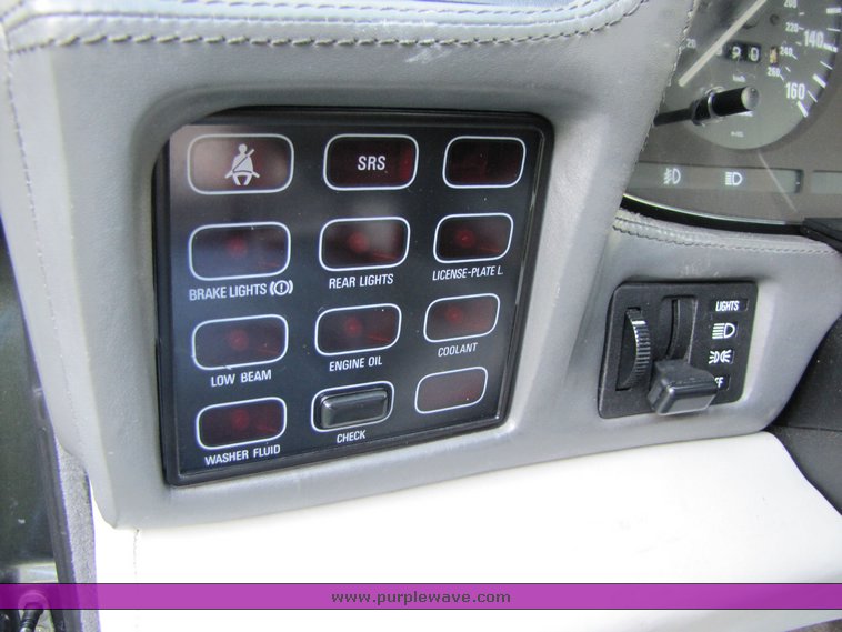 image for item 3313 1987 BMW L7