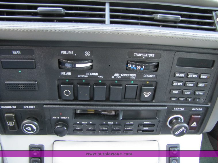 image for item 3313 1987 BMW L7