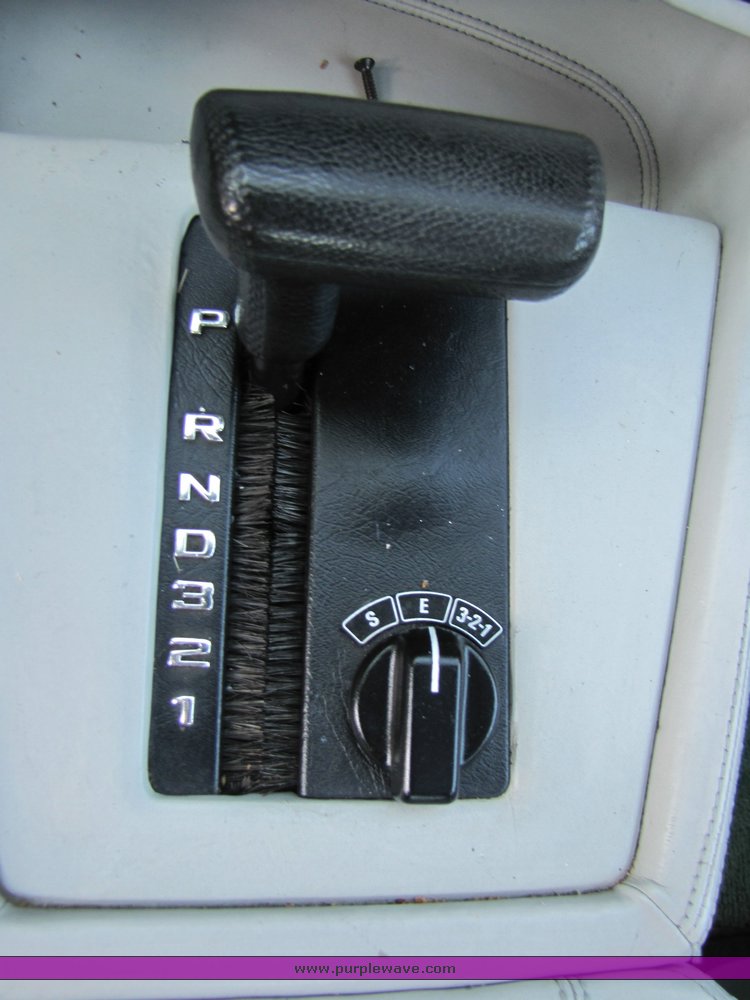 image for item 3313 1987 BMW L7