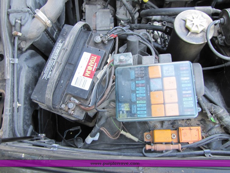 image for item 3313 1987 BMW L7