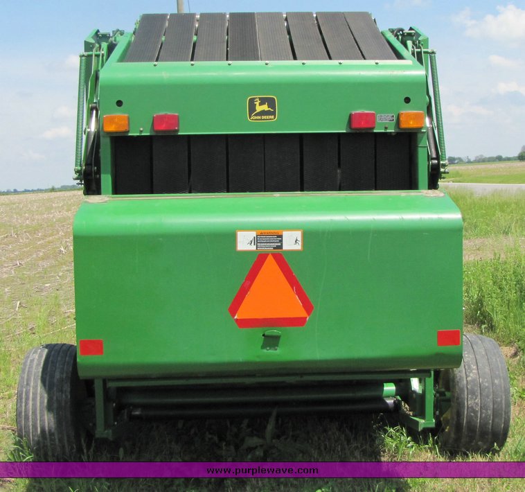 image for item 3315 1997 John Deere 566 round baler