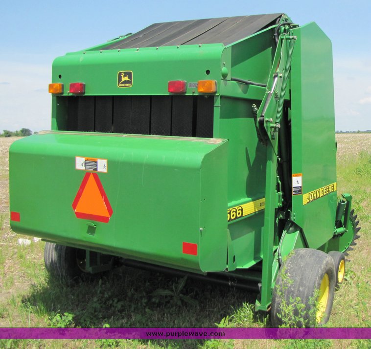 image for item 3315 1997 John Deere 566 round baler