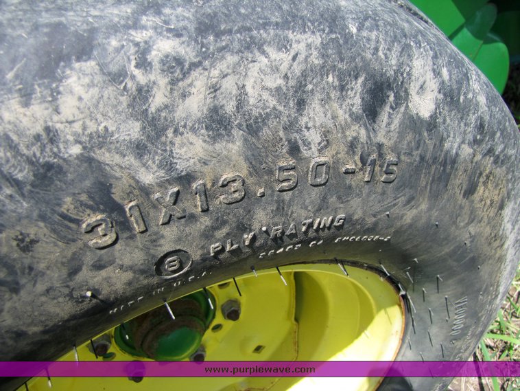 image for item 3315 1997 John Deere 566 round baler