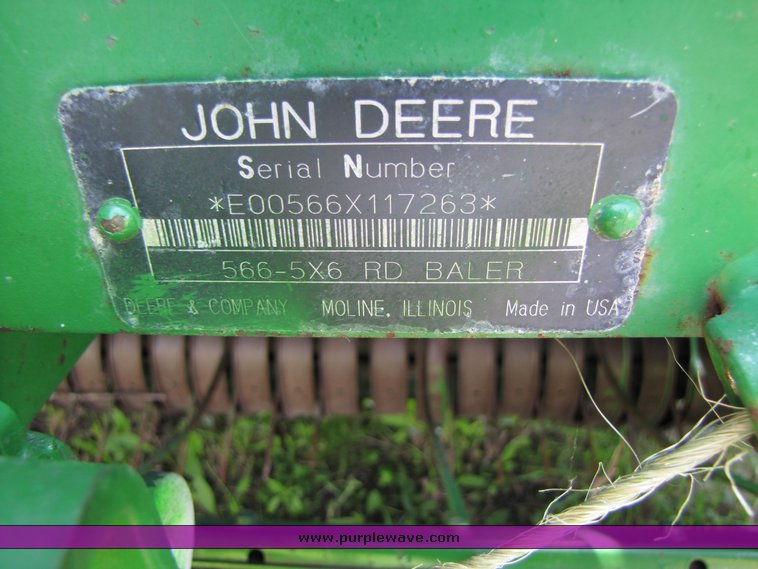 image for item 3315 1997 John Deere 566 round baler