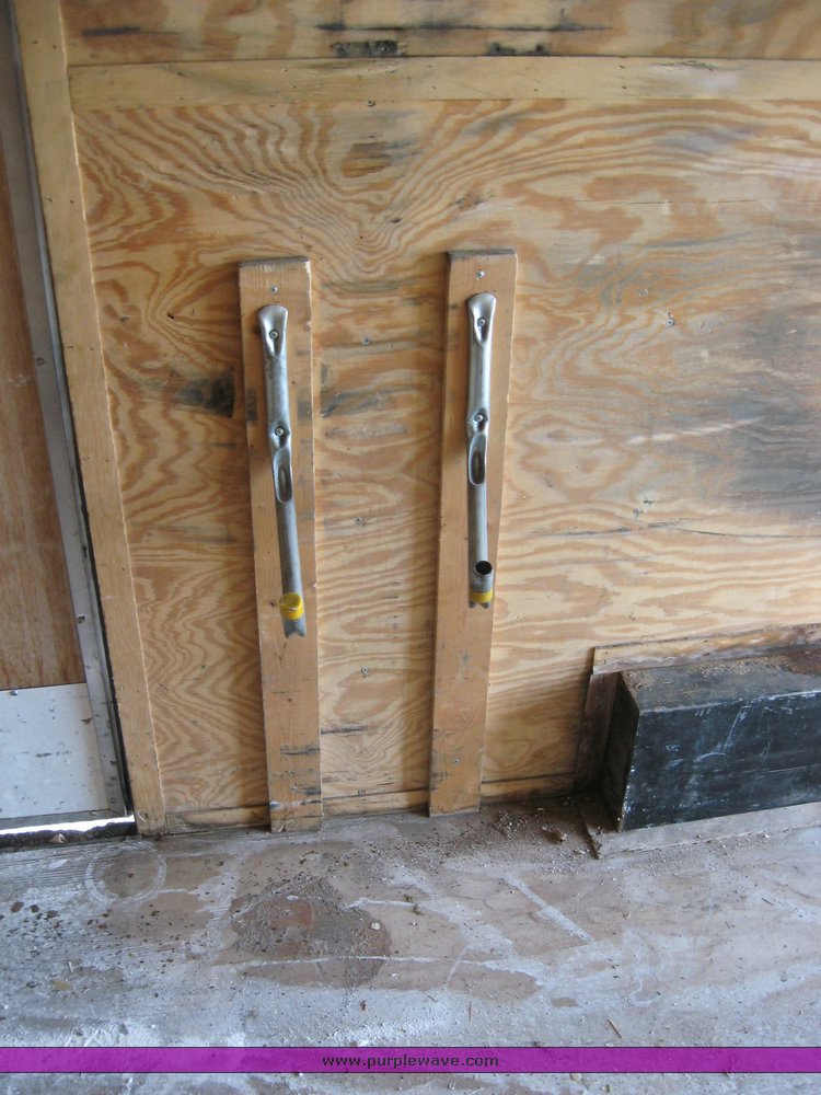 image for item 3756 2003 Doolittle cargo trailer