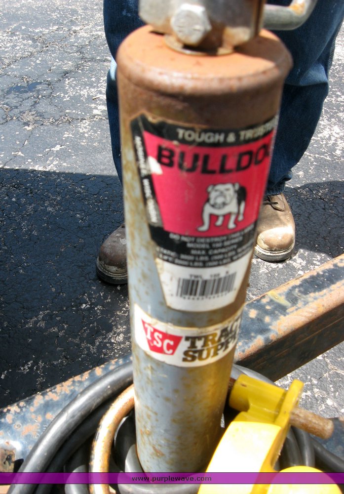 image for item 3756 2003 Doolittle cargo trailer