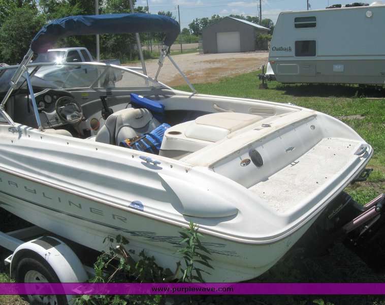 image for item 3995 1998 Bayliner Capri 1750 LS 18' ski boat