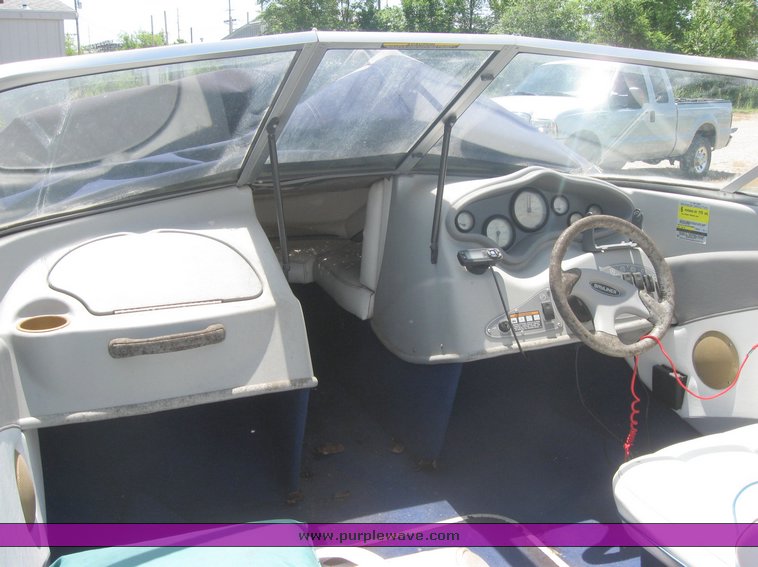 image for item 3995 1998 Bayliner Capri 1750 LS 18' ski boat