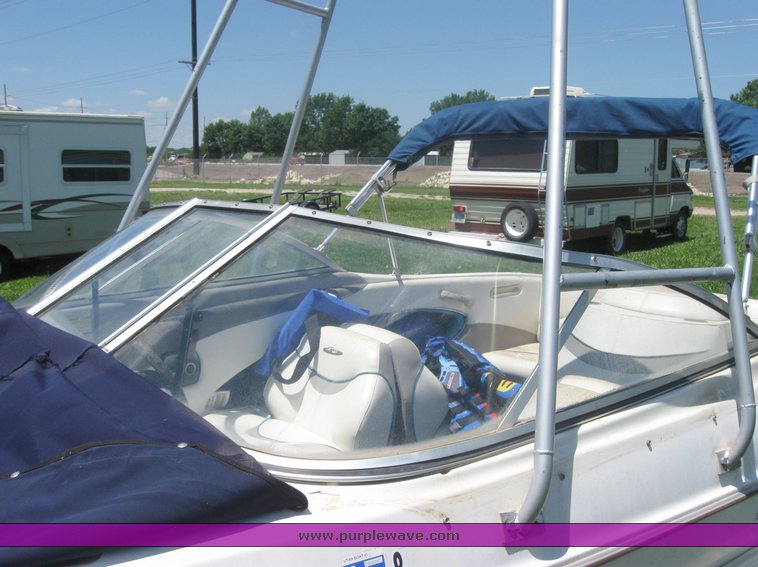 image for item 3995 1998 Bayliner Capri 1750 LS 18' ski boat