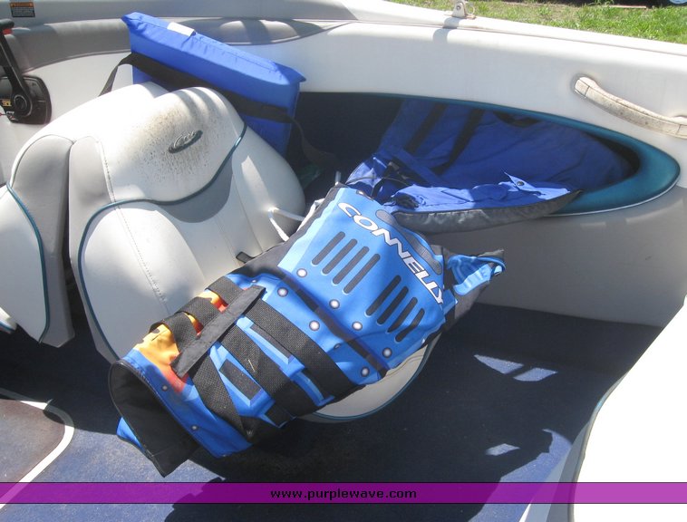 image for item 3995 1998 Bayliner Capri 1750 LS 18' ski boat