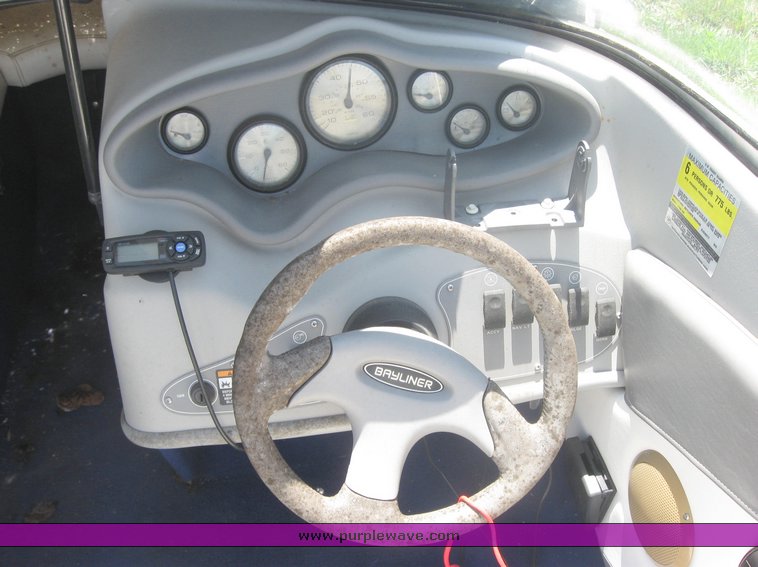 image for item 3995 1998 Bayliner Capri 1750 LS 18' ski boat