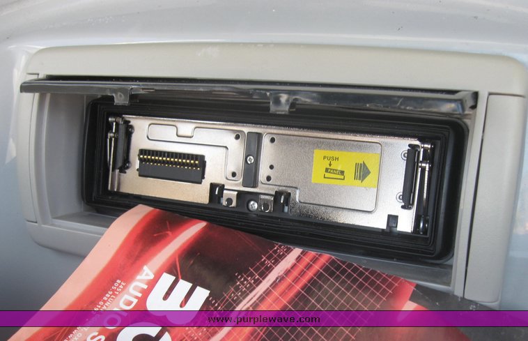 image for item 3995 1998 Bayliner Capri 1750 LS 18' ski boat