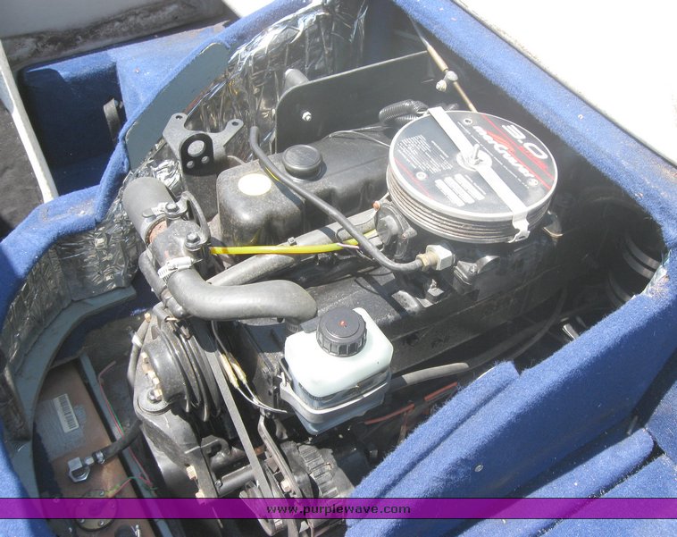 image for item 3995 1998 Bayliner Capri 1750 LS 18' ski boat