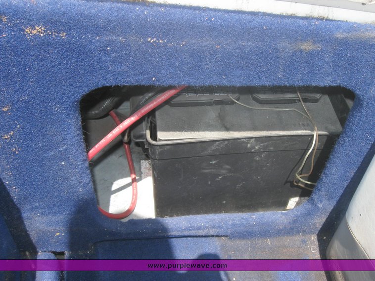 image for item 3995 1998 Bayliner Capri 1750 LS 18' ski boat