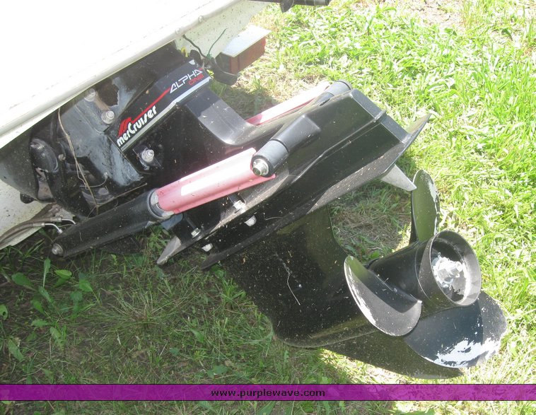 image for item 3995 1998 Bayliner Capri 1750 LS 18' ski boat