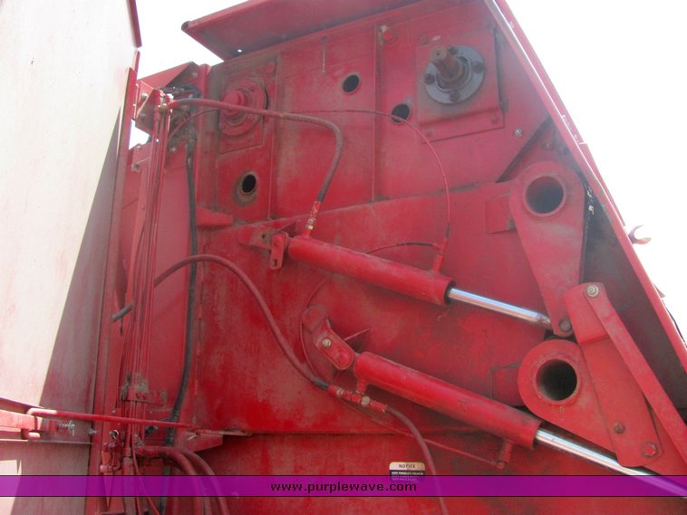 image for item 4587 Case 8465A round baler