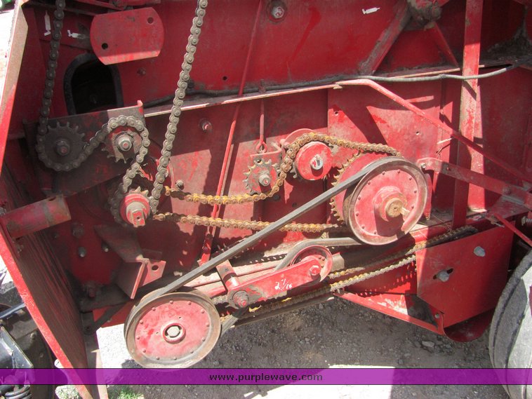 image for item 4587 Case 8465A round baler