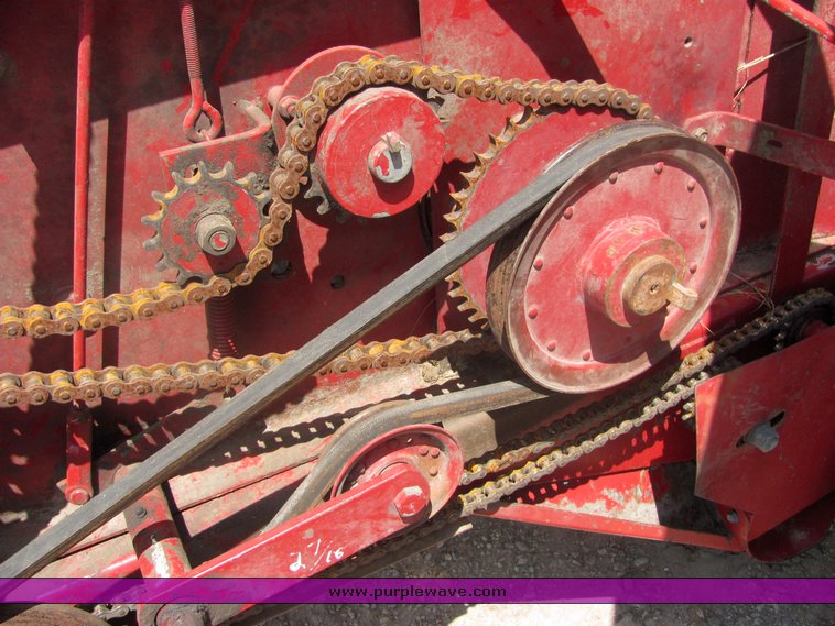 image for item 4587 Case 8465A round baler