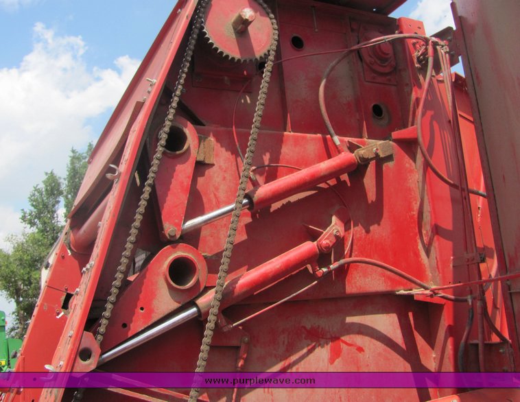 image for item 4587 Case 8465A round baler