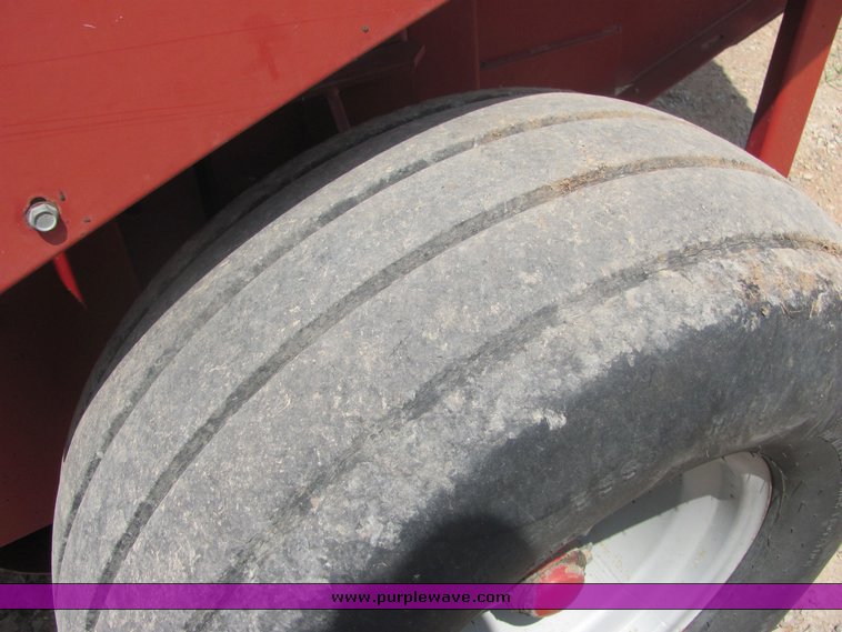 image for item 4587 Case 8465A round baler