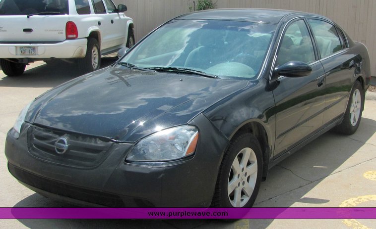 image for item 4611 2004 Nissan Altima