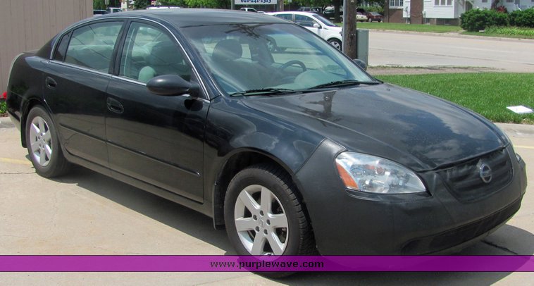 image for item 4611 2004 Nissan Altima
