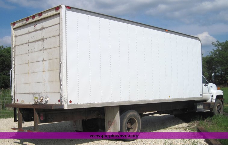 image for item 4715 1994 GMC Topkick C7H042 box truck