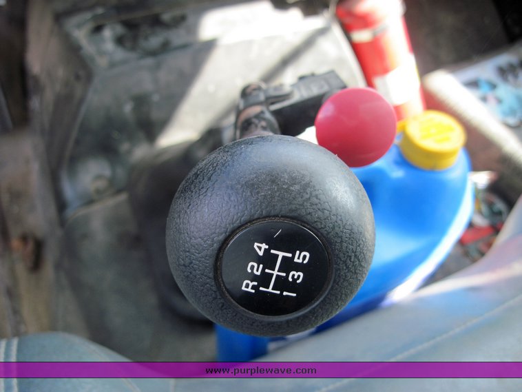 image for item 4715 1994 GMC Topkick C7H042 box truck