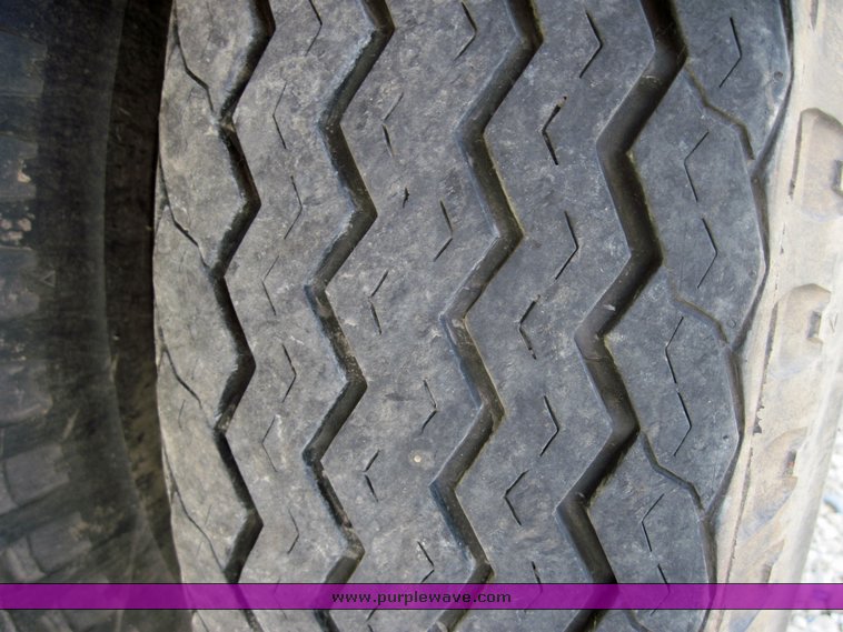 image for item 4715 1994 GMC Topkick C7H042 box truck