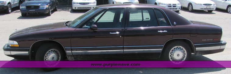 image for item 6096 1993 Buick Park Avenue