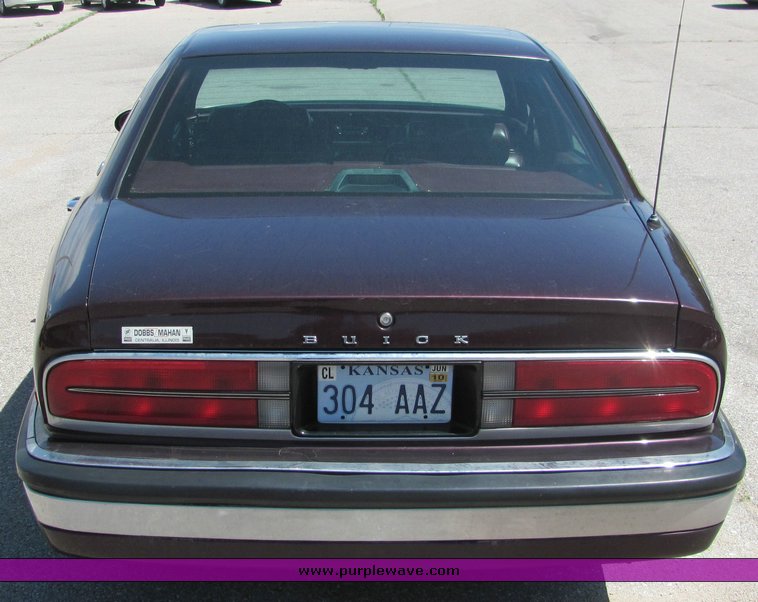image for item 6096 1993 Buick Park Avenue