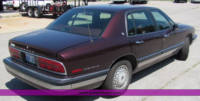 image for item 6096 1993 Buick Park Avenue