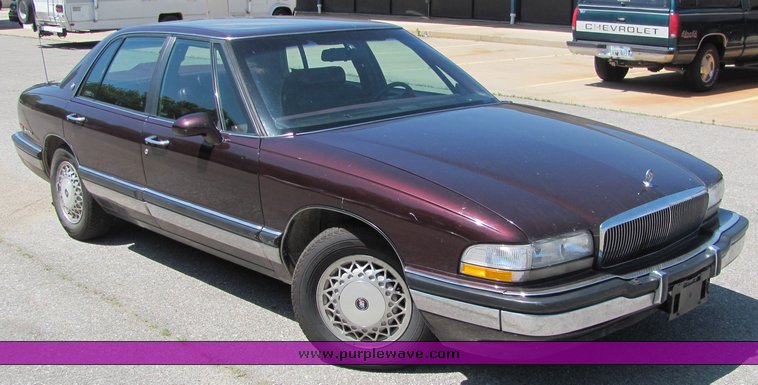 image for item 6096 1993 Buick Park Avenue