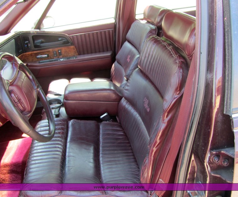 image for item 6096 1993 Buick Park Avenue