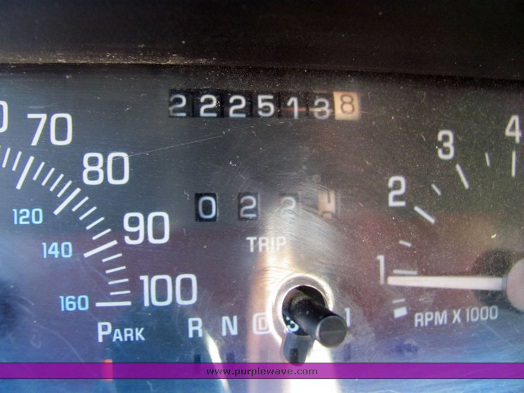 image for item 6096 1993 Buick Park Avenue