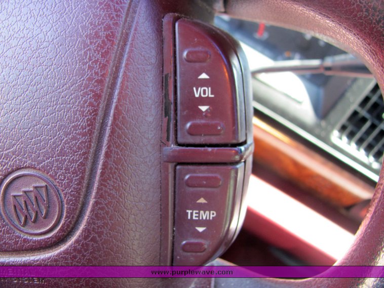 image for item 6096 1993 Buick Park Avenue