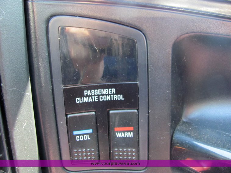 image for item 6096 1993 Buick Park Avenue