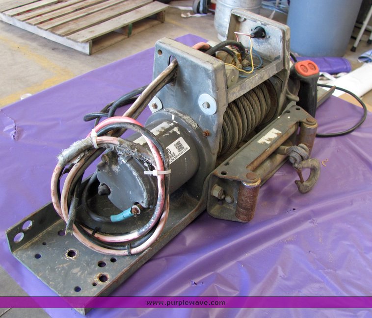 Champion 7,500lbs winch with 12' remote cable in Derby, KS Item 6100