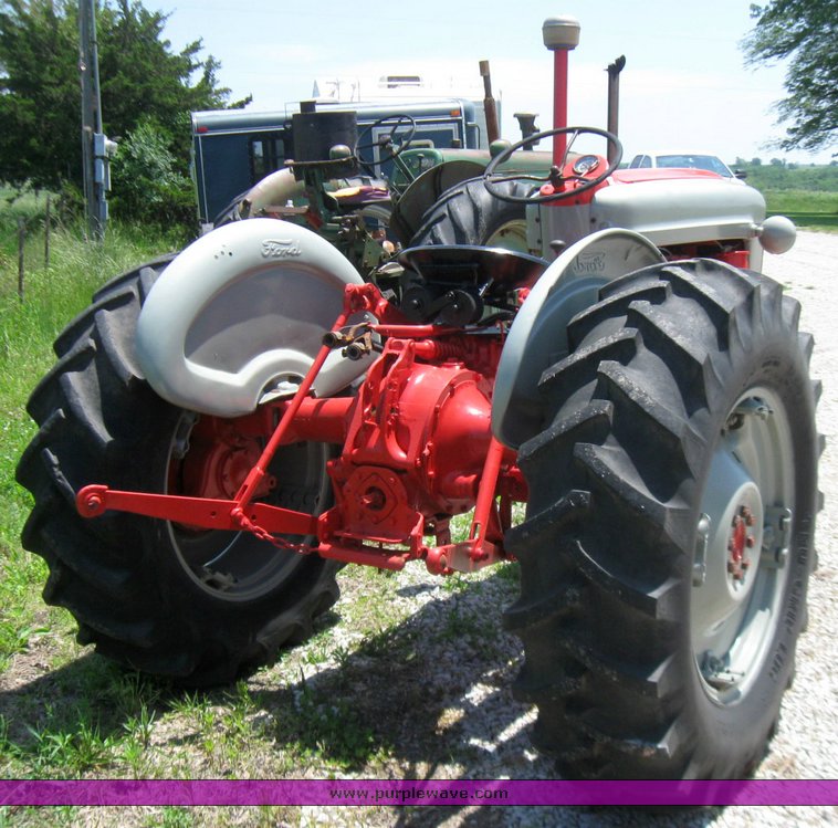 image for item 7379 Ford 961 tractor