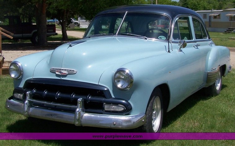 image for item 8110 1952 Chevrolet Styleline Deluxe