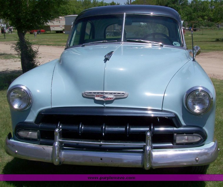 image for item 8110 1952 Chevrolet Styleline Deluxe
