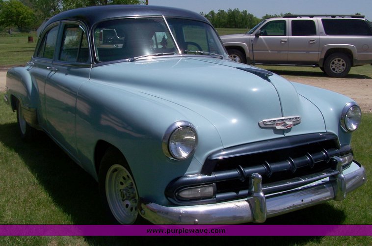 image for item 8110 1952 Chevrolet Styleline Deluxe