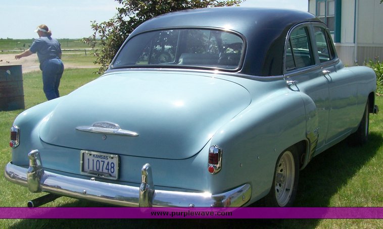 image for item 8110 1952 Chevrolet Styleline Deluxe