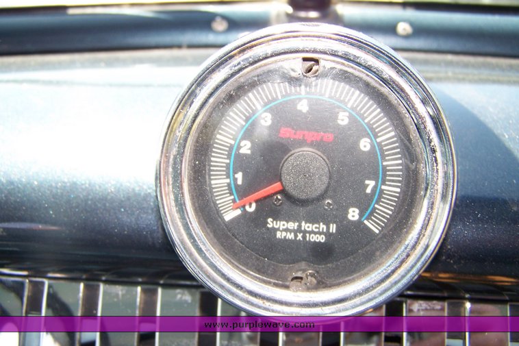 image for item 8110 1952 Chevrolet Styleline Deluxe