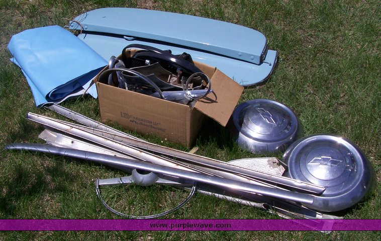 image for item 8110 1952 Chevrolet Styleline Deluxe